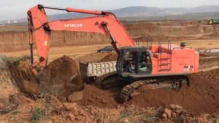 Hitachi Maquinaria 64